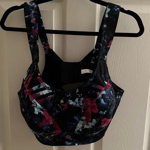 Livi wired sports bra 44D